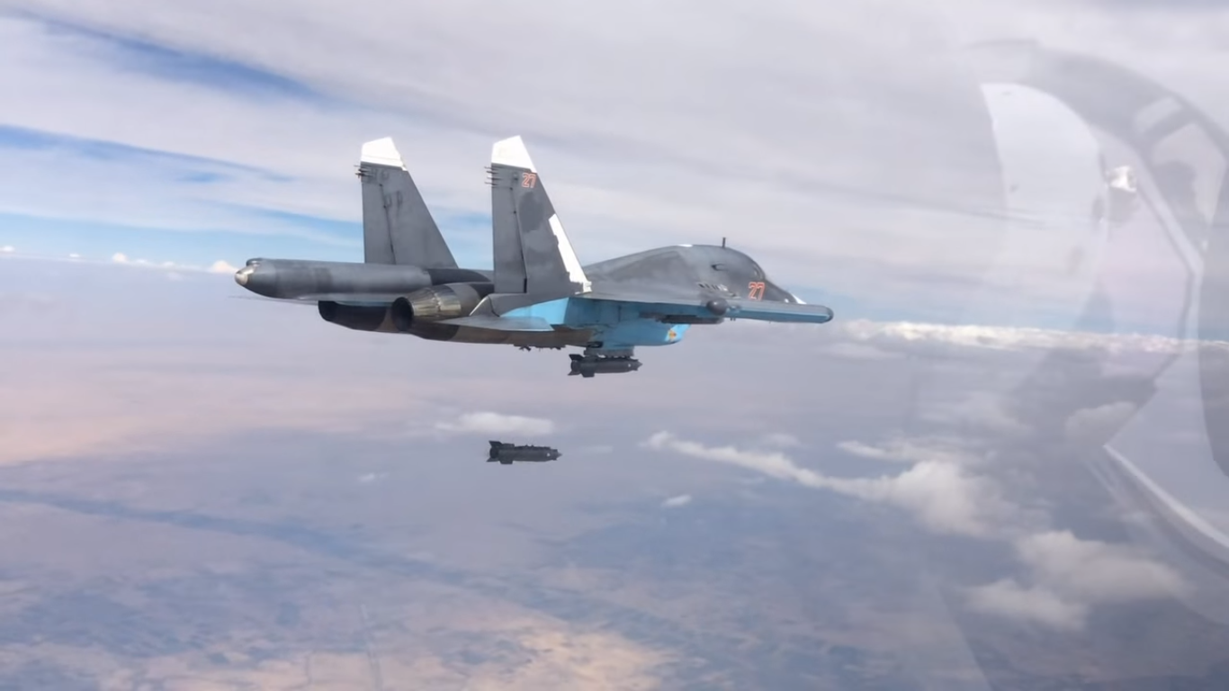 Soukhoi Su-34 frappant une position en Syrie (© Ministère de la Défense russe)